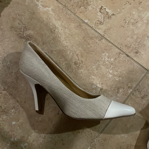 Nine West Heels, Size 8M - Picture 2 of 2